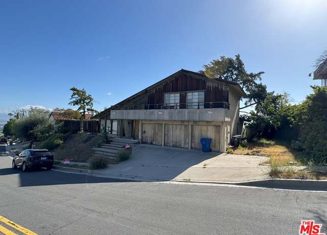 Property at 16986 Encino Hills Dr, Encino, CA 91436, 4 beds, 4 baths