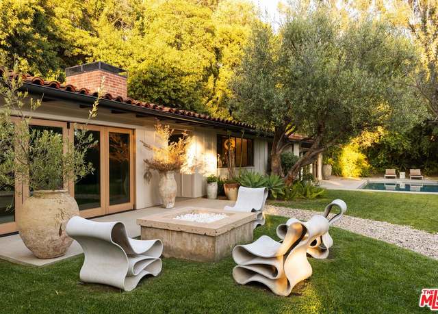 Property at 1830 Old Orchard Rd, Los Angeles, CA 90049, 3 beds, 3 baths