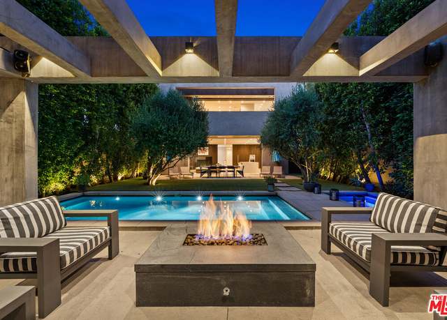 Property at 607 N Alta Vista Blvd, Los Angeles, CA 90036, 5 beds, 6.5 baths