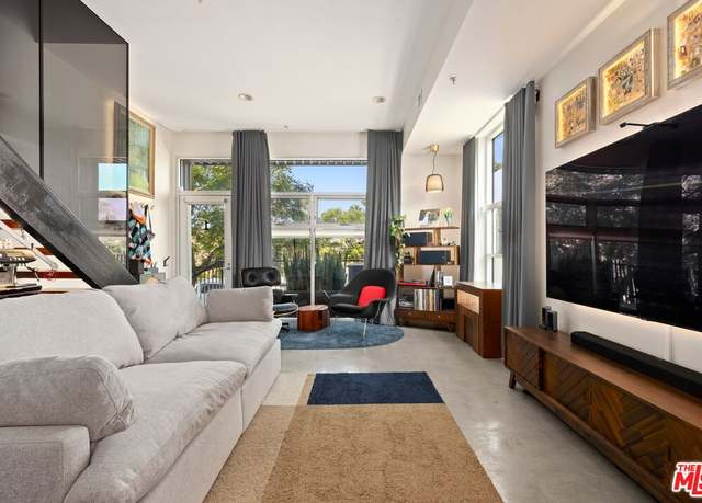 Property at 140 S Gramercy Pl #1, Los Angeles, CA 90004, 2 beds, 3 baths