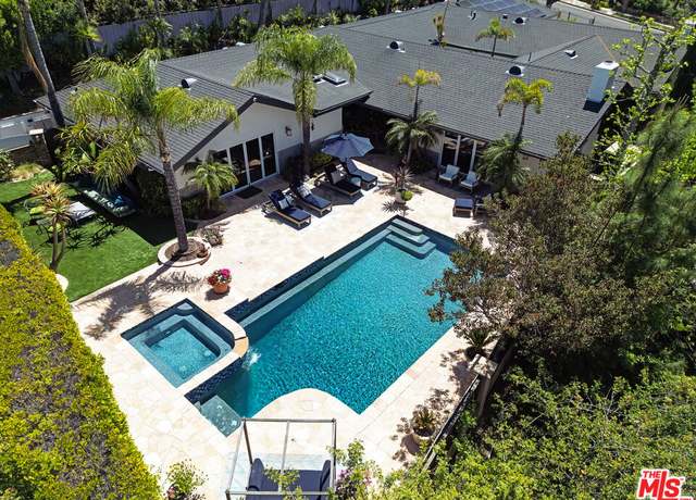 Property at 18141 Green Meadow Dr, Encino, CA 91316, 5 beds, 5 baths