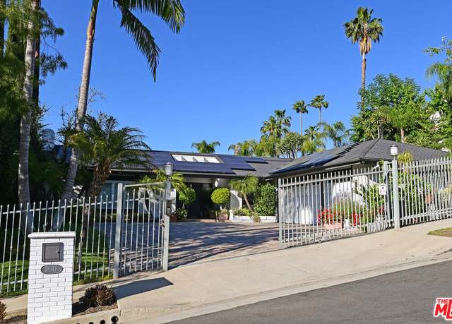 Property at 18141 Green Meadow Dr, Encino, CA 91316, 5 beds, 5 baths