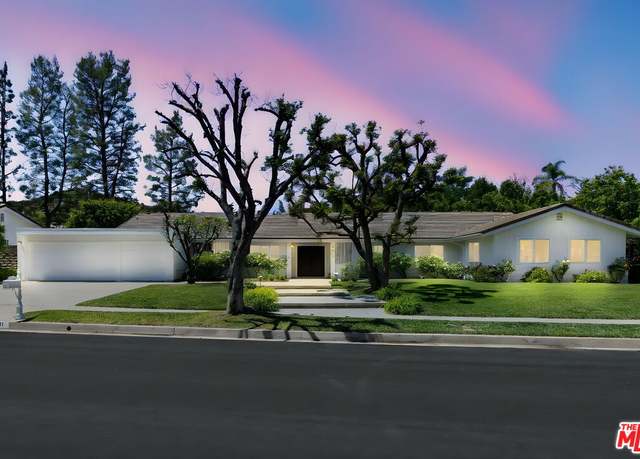 Property at 4671 Vista De Oro Ave, Woodland Hills, CA 91364, 5 beds, 3.5 baths