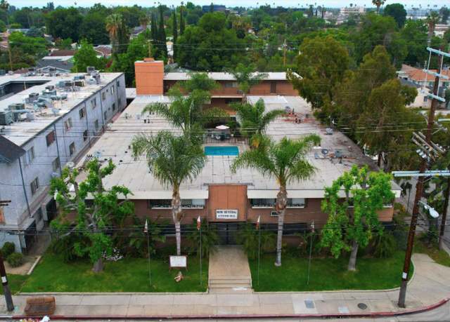 Property at 15405 Vanowen St, Van Nuys, CA 91406, 20 beds, 30 baths