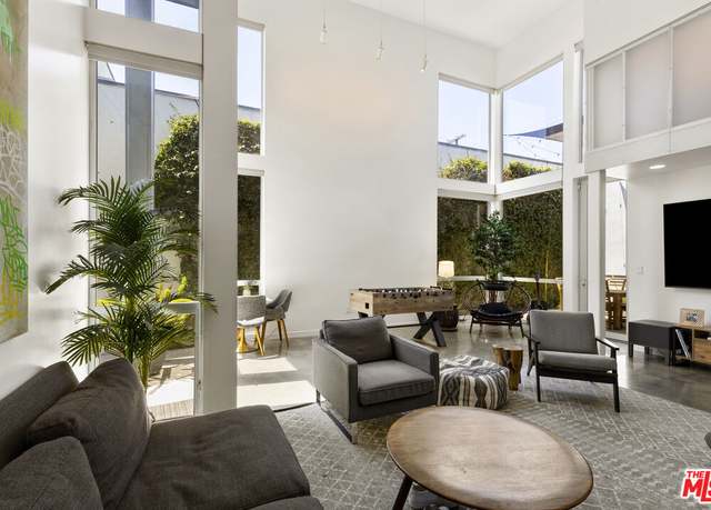 Property at 1410 Pacific Ave, Venice, CA 90291, 5 beds, 2.5 baths