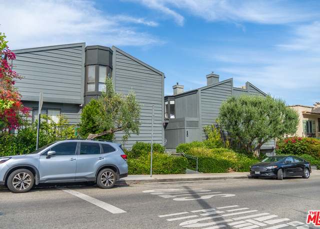 Property at 880 Hilldale Ave #10, West Hollywood, CA 90069, 2 beds, 2.5 baths