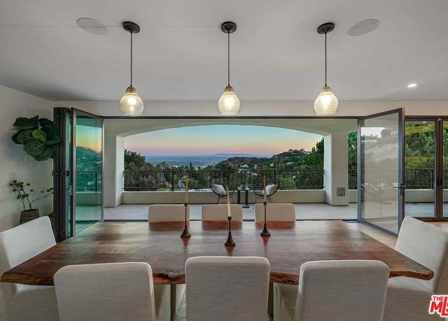Property at 7212 Mulholland Dr, Los Angeles, CA 90068, 4 beds, 6.5 baths