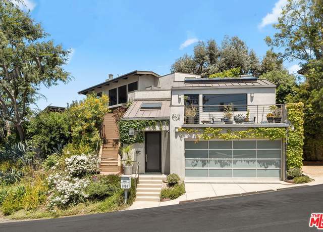 Property at 1024 Lindenwood Ln, Los Angeles, CA 90049, 3 beds, 3 baths