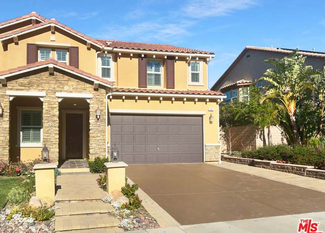 Property at 369 White Bark Ln, Simi Valley, CA 93065, 4 beds, 3 baths