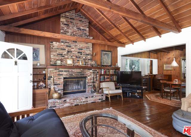 Property at 14755 Huston St, Sherman Oaks, CA 91403, 2 beds, 2 baths