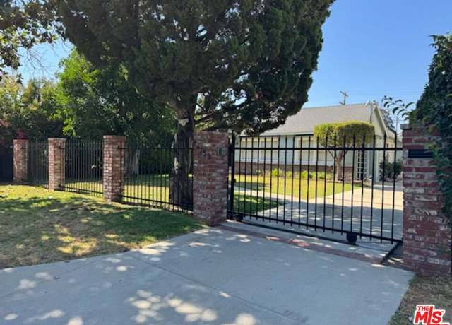Property at 14755 Huston St, Sherman Oaks, CA 91403, 2 beds, 2 baths