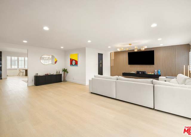 Property at 5315 Yarmouth Ave #104, Encino, CA 91316, 3 beds, 2.5 baths