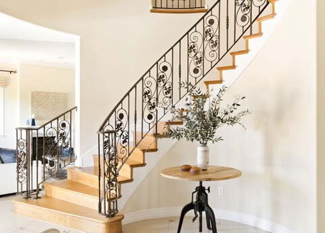 Property at 11925 Charnock Rd, Los Angeles, CA 90066, 5 beds, 4.5 baths
