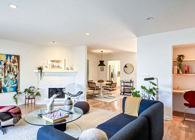 Property at 1834 11th St #3, Santa Monica, CA 90404, 2 beds, 3 baths