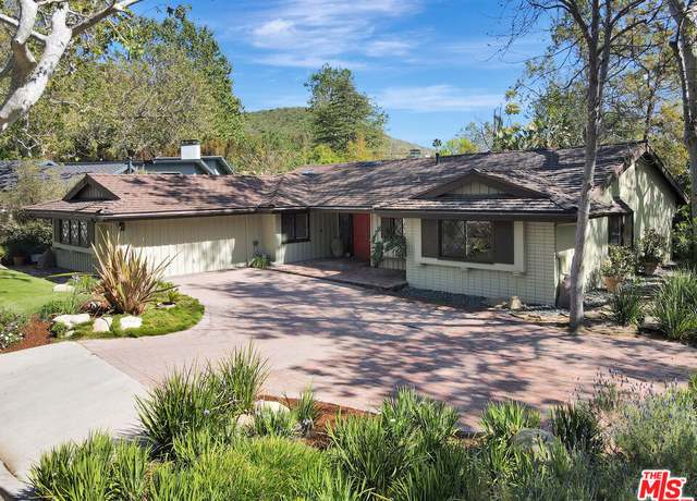 Property at 30612 Sicomoro Dr, Malibu, CA 90265, 4 beds, 3 baths
