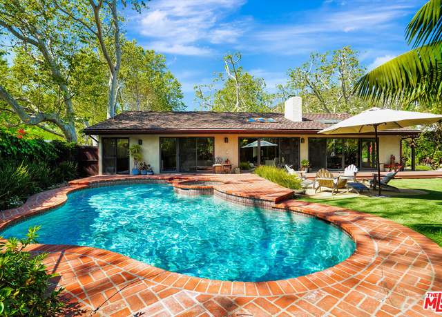 Property at 30612 Sicomoro Dr, Malibu, CA 90265, 4 beds, 3 baths