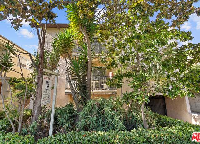 Property at 1518 10th St, Santa Monica, CA 90401, 17 beds, 18 baths