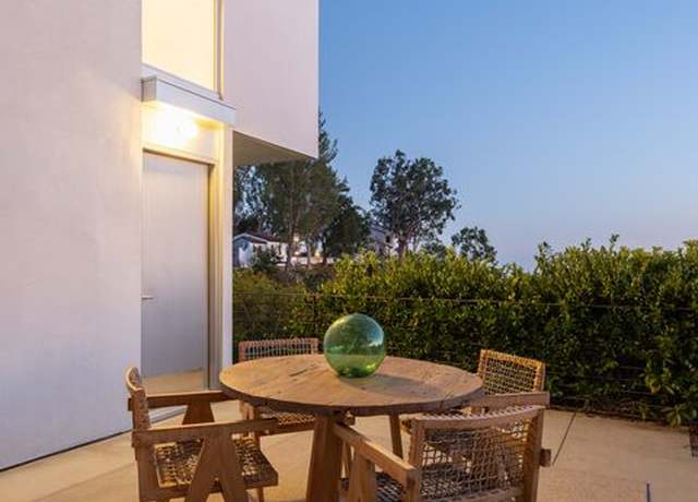 Property at 6300 Mulholland Hwy, Los Angeles, CA 90068, 4 beds, 4.5 baths