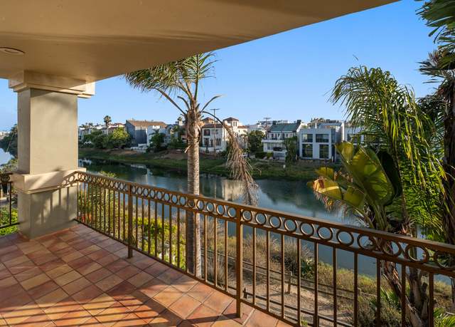 Property at 5105 Via Donte, Marina Del Rey, CA 90292, 4 beds, 3.5 baths