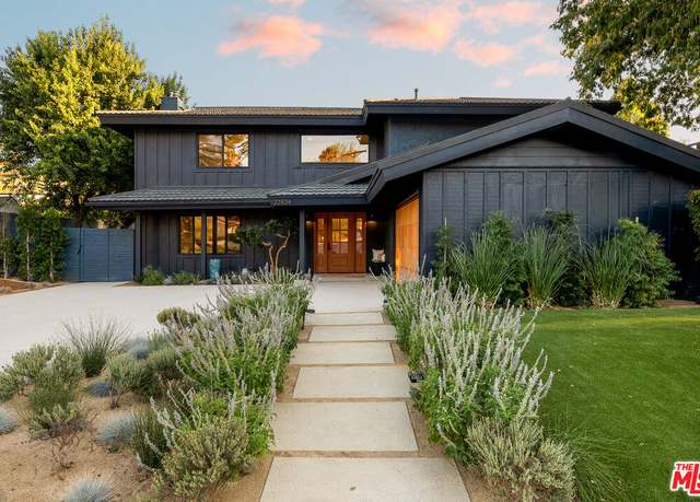 Property at 22824 Margarita Dr, Woodland Hills, CA 91364, 5 beds, 4 baths