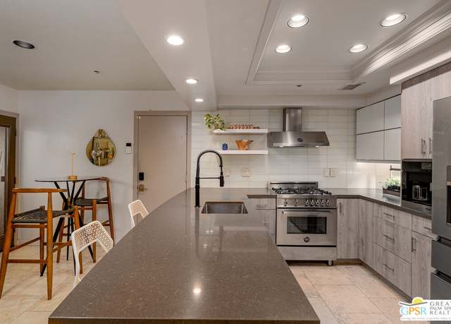 Property at 998 Village Sq, Palm Springs, CA 92262, 2 beds, 2 baths