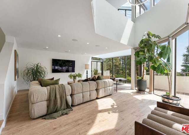 Property at 6469 Rodgerton Dr, Los Angeles, CA 90068, 3 beds, 2.5 baths