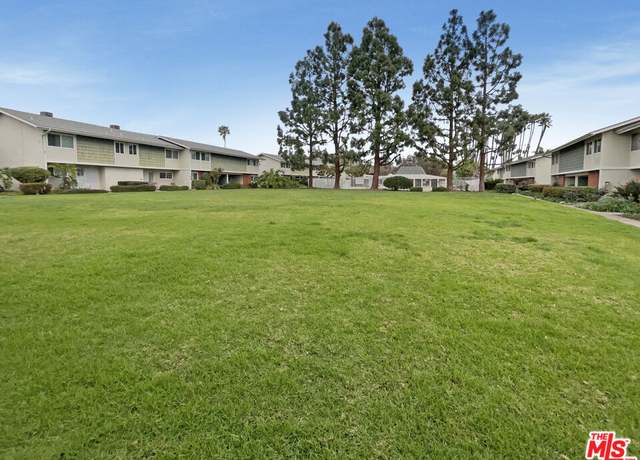 Property at 1404 N Tustin Ave Unit J1, Santa Ana, CA 92705, 2 beds, 2 baths