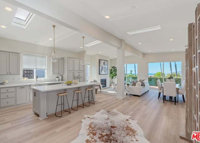 Property at 29500 Heathercliff Rd #64, Malibu, CA 90265, 4 beds, 2.5 baths