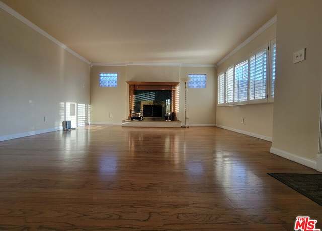 Property at 10706 Rhodesia Ave, Sunland, CA 91040, 3 beds, 1.5 baths