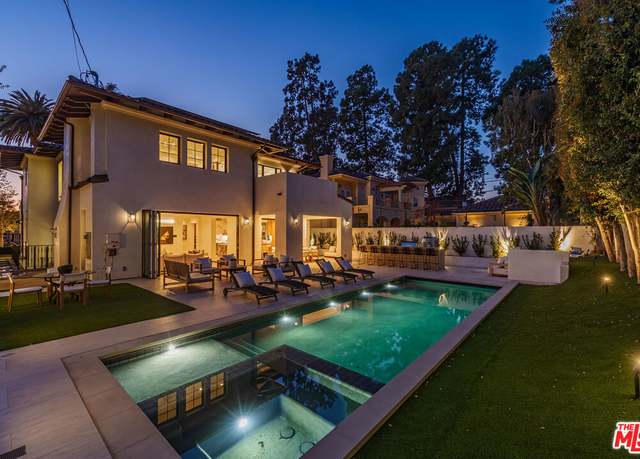 Property at 409 21st St, Santa Monica, CA 90402, 4 beds, 6 baths