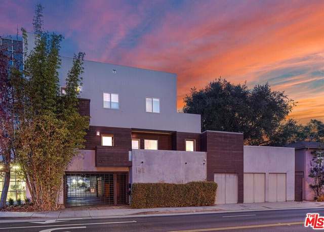 Property at 1411 Cloverfield Blvd, Santa Monica, CA 90404, 6 beds, 5.5 baths
