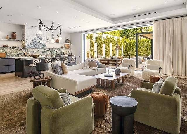 Property at 324 S Medio Dr, Los Angeles, CA 90049, 5 beds, 5.5 baths