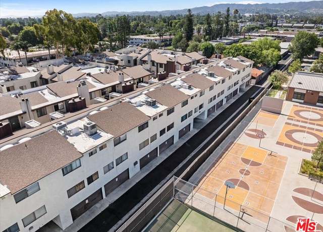 Property at 6323 Reseda Blvd #6, Tarzana, CA 91335, 2 beds, 3 baths