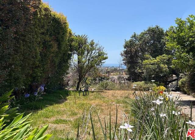 Property at 16541 Akron St, Pacific Palisades, CA 90272