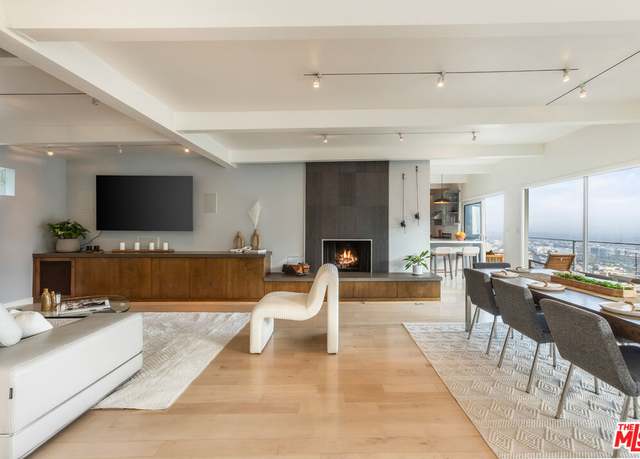 Property at 8558 Hollywood Blvd, Los Angeles, CA 90069, 3 beds, 3 baths
