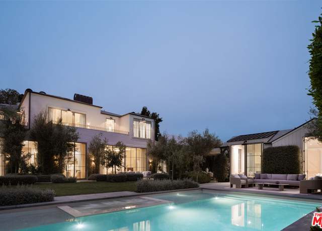 Property at 127 S Burlingame Ave, Los Angeles, CA 90049, 7 beds, 6.5 baths