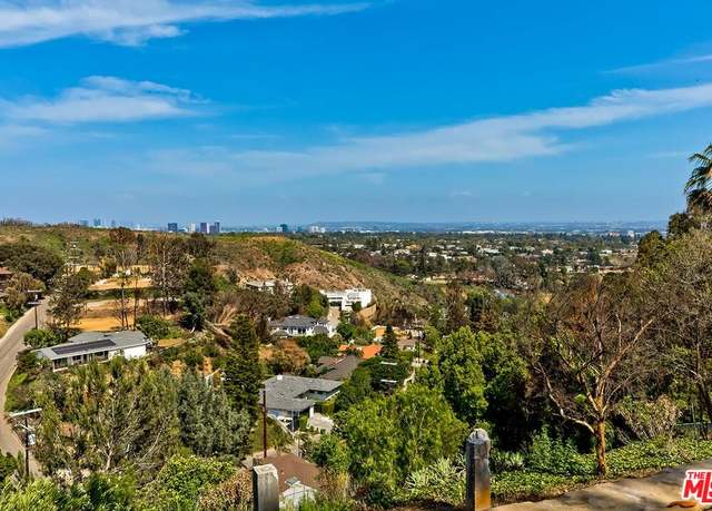 Property at 1424 Chautauqua Blvd, Pacific Palisades, CA 90272