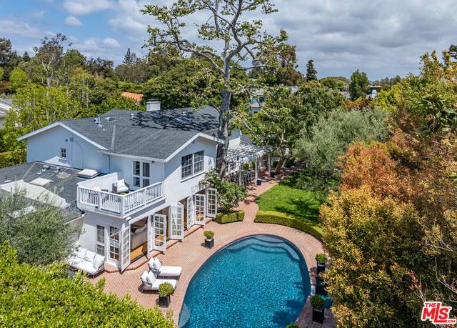 Property at 13600 Romany Dr, Pacific Palisades, CA 90272, 6 beds, 6.5 baths