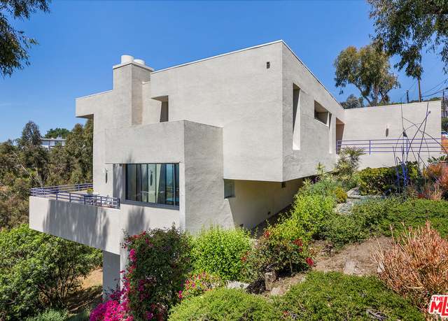Property at 12268 Canna Rd, Los Angeles, CA 90049, 3 beds, 3 baths