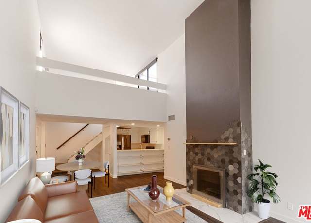 Property at 950 N Kings Rd #341, West Hollywood, CA 90069, 2 beds, 2 baths