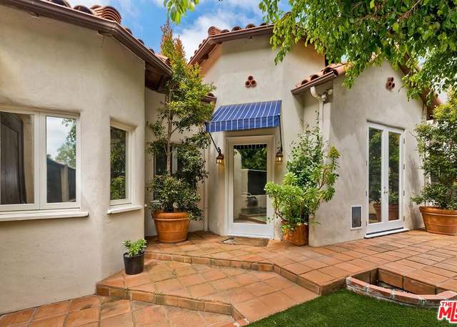 Property at 423 Westbourne Dr, West Hollywood, CA 90048, 4 beds, 3 baths