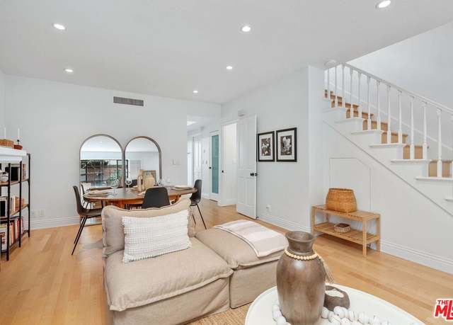 Property at 202 San Vicente Blvd #11, Santa Monica, CA 90402, 2 beds, 2.5 baths
