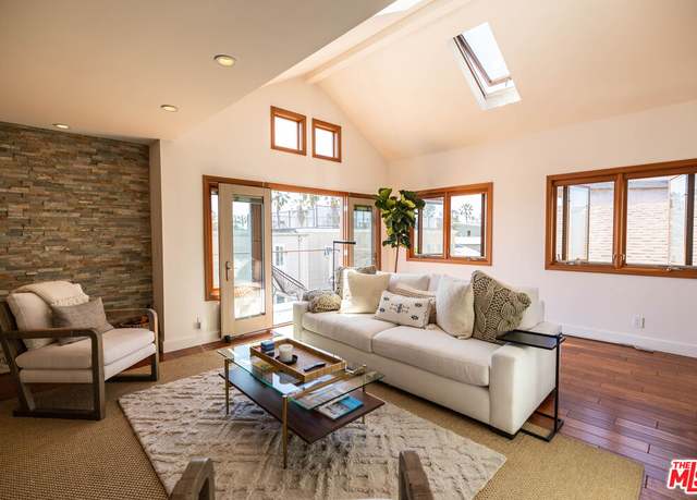 Property at 6644 Vista Del Mar, Playa Del Rey, CA 90293, 3 beds, 3.5 baths