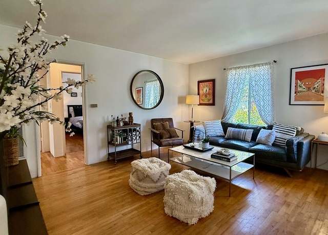 Property at 2403 Ocean Ave, Venice, CA 90291, 2 beds, 1.5 baths