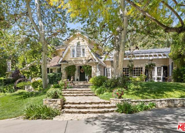 Property at 4535 Vanalden Ave, Tarzana, CA 91356, 8 beds, 12 baths