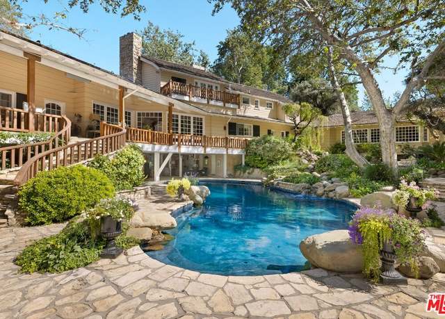 Property at 4535 Vanalden Ave, Tarzana, CA 91356, 8 beds, 12 baths