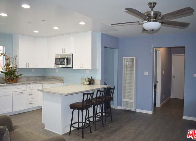 Property at 605 W 47th St, Los Angeles, CA 90037, 11 beds, 8 baths