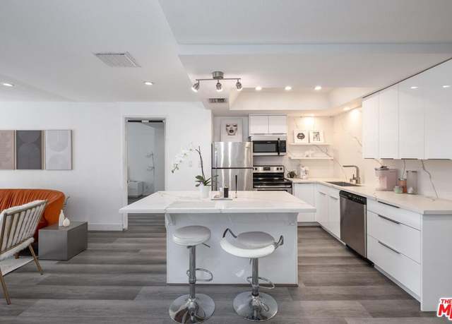 Property at 321 S San Vicente Blvd #101, Los Angeles, CA 90048, 1 bed, 1.5 baths
