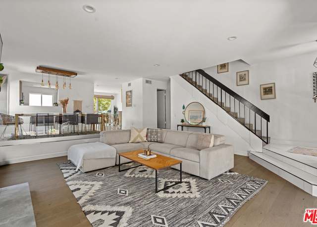 Property at 2630 11th St #1, Santa Monica, CA 90405, 3 beds, 2.5 baths