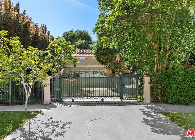 Property at 645 N Mc Cadden Pl, Los Angeles, CA 90036, 6 beds, 5 baths